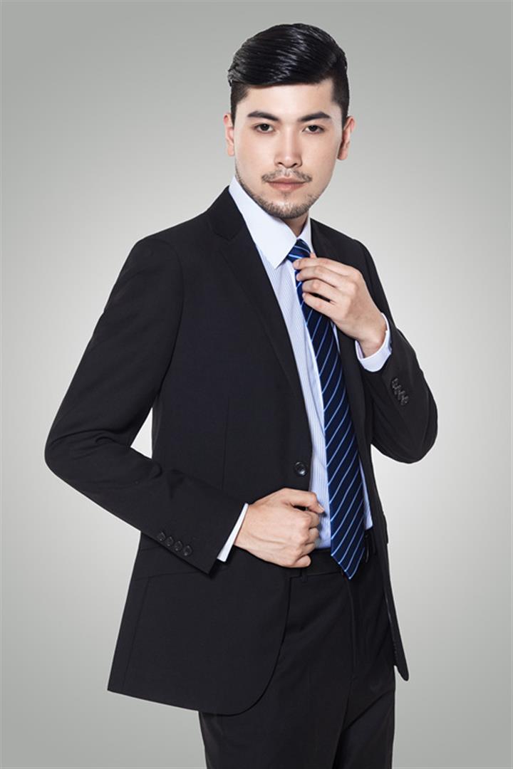 严愚贵 艺术总监 & 首席设计师